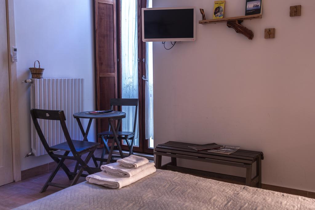 4 Camere A Трани Номер фото