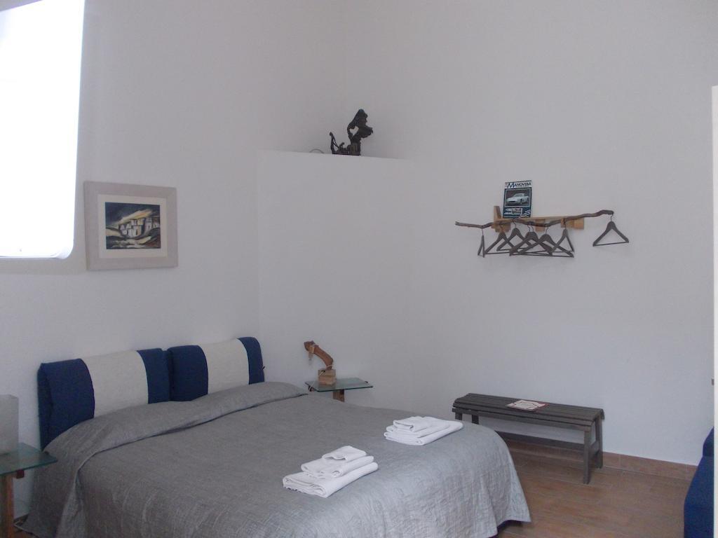 4 Camere A Трани Номер фото