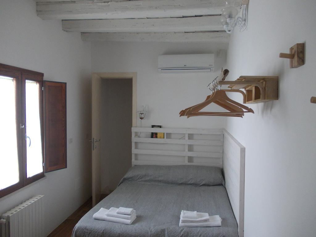 4 Camere A Трани Номер фото