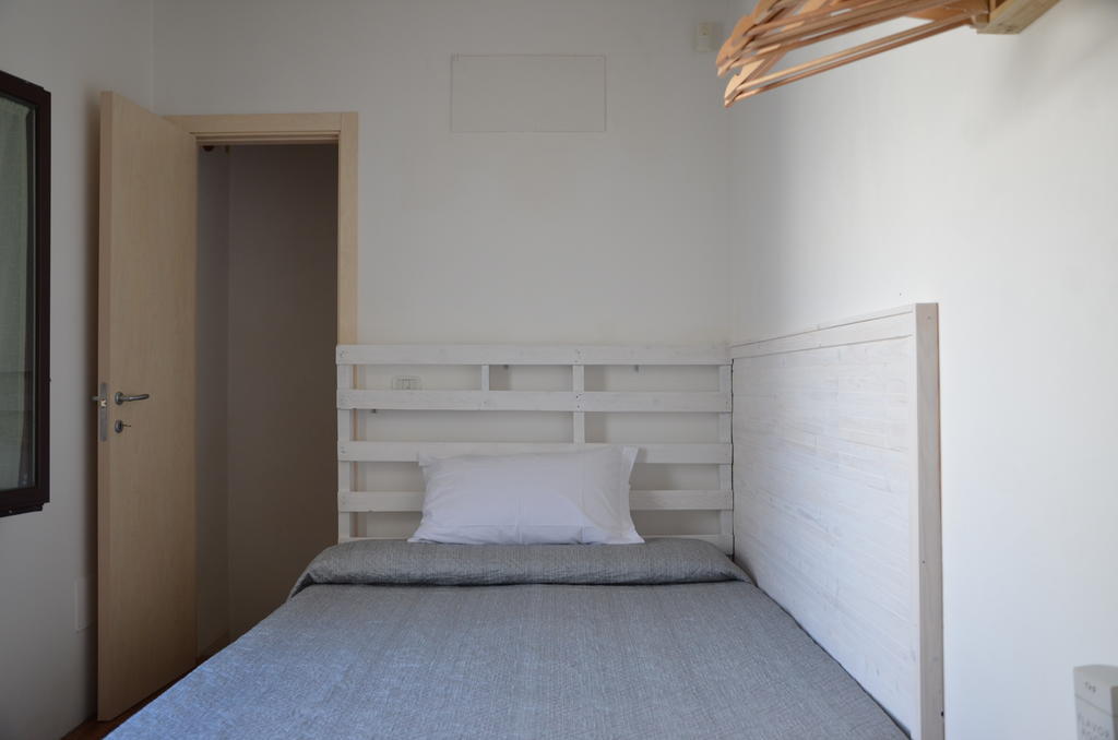 4 Camere A Трани Экстерьер фото